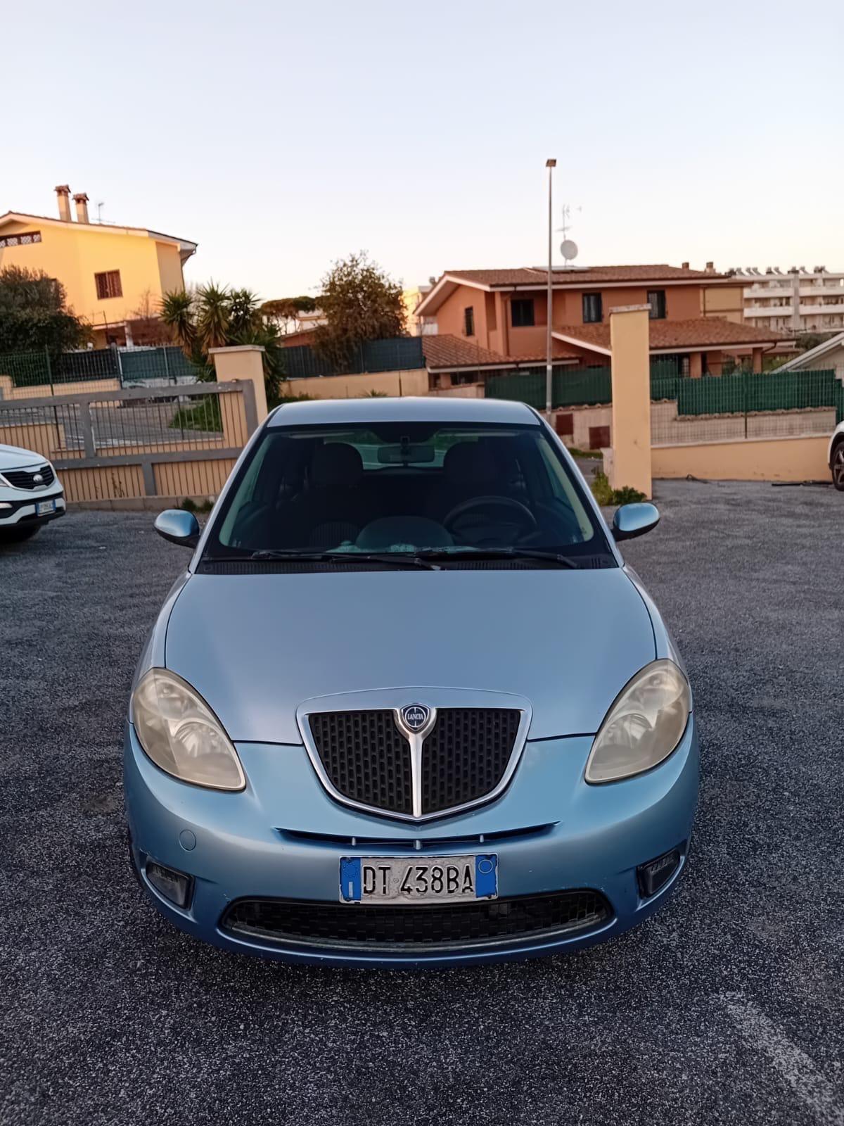 Lancia Ypsilon 1.3 MJT 75 CV Oro