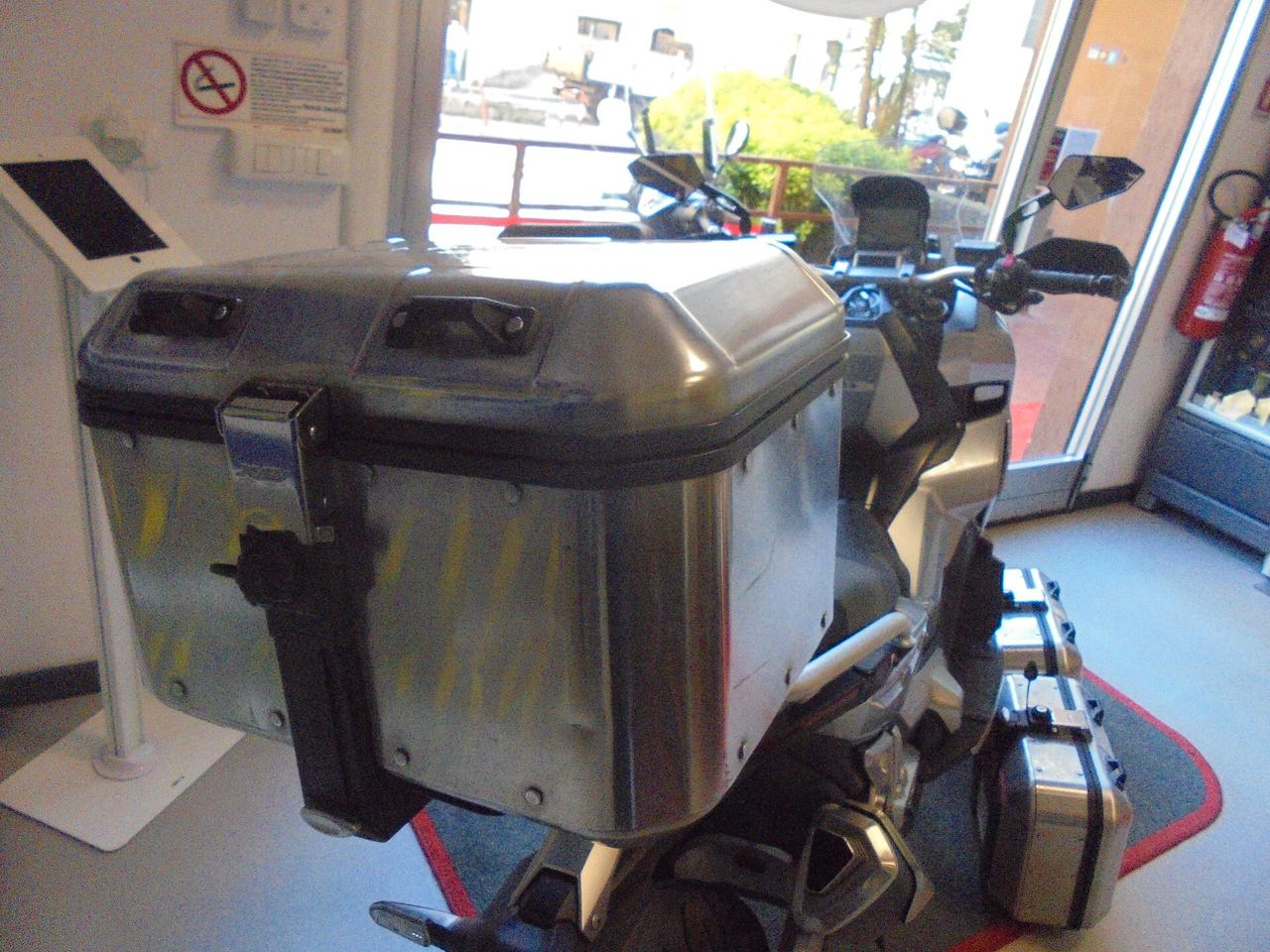 Honda X-ADV 750 TRAVEL EDITION