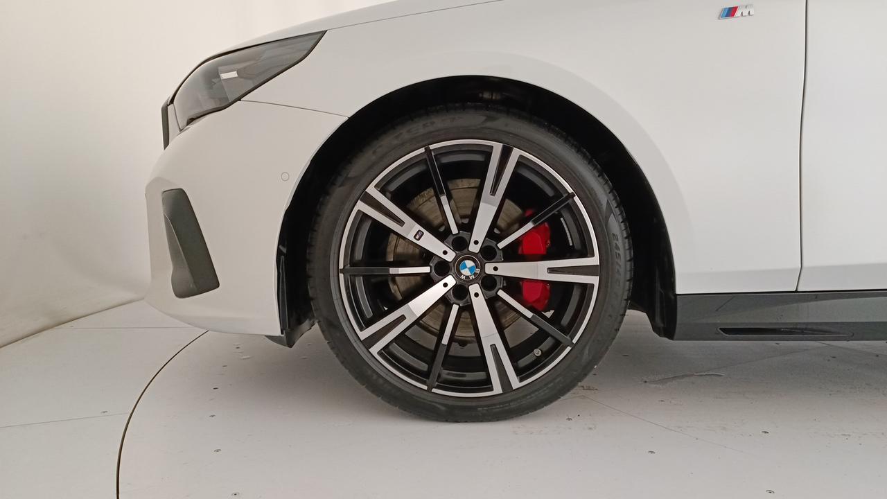 BMW Serie 5 G61 2024 Touring - 520d Touring 48V xdrive MSport Pro auto