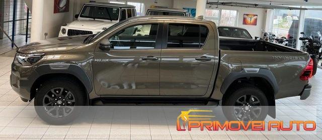 TOYOTA Hilux 2.8 D A/T 4 porte Double Cab Invincible