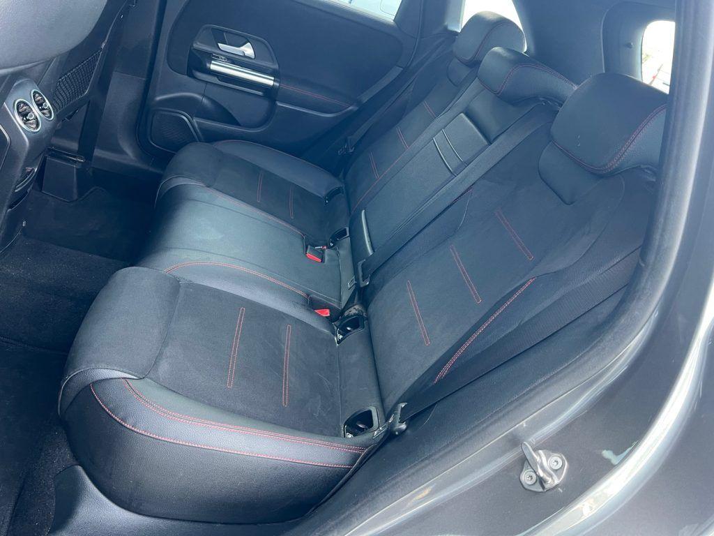 Mercedes-Benz B 180 d Automatic Premium AMG Line