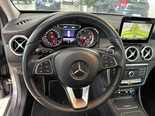 MERCEDES-BENZ GLA 200 d Automatic Business