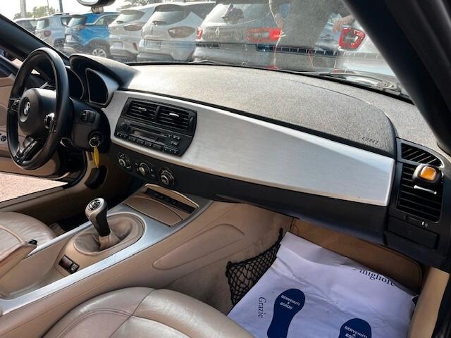 BMW Z4 Roadster 2.5i "HARD TOP / FARI XENO / PDC"