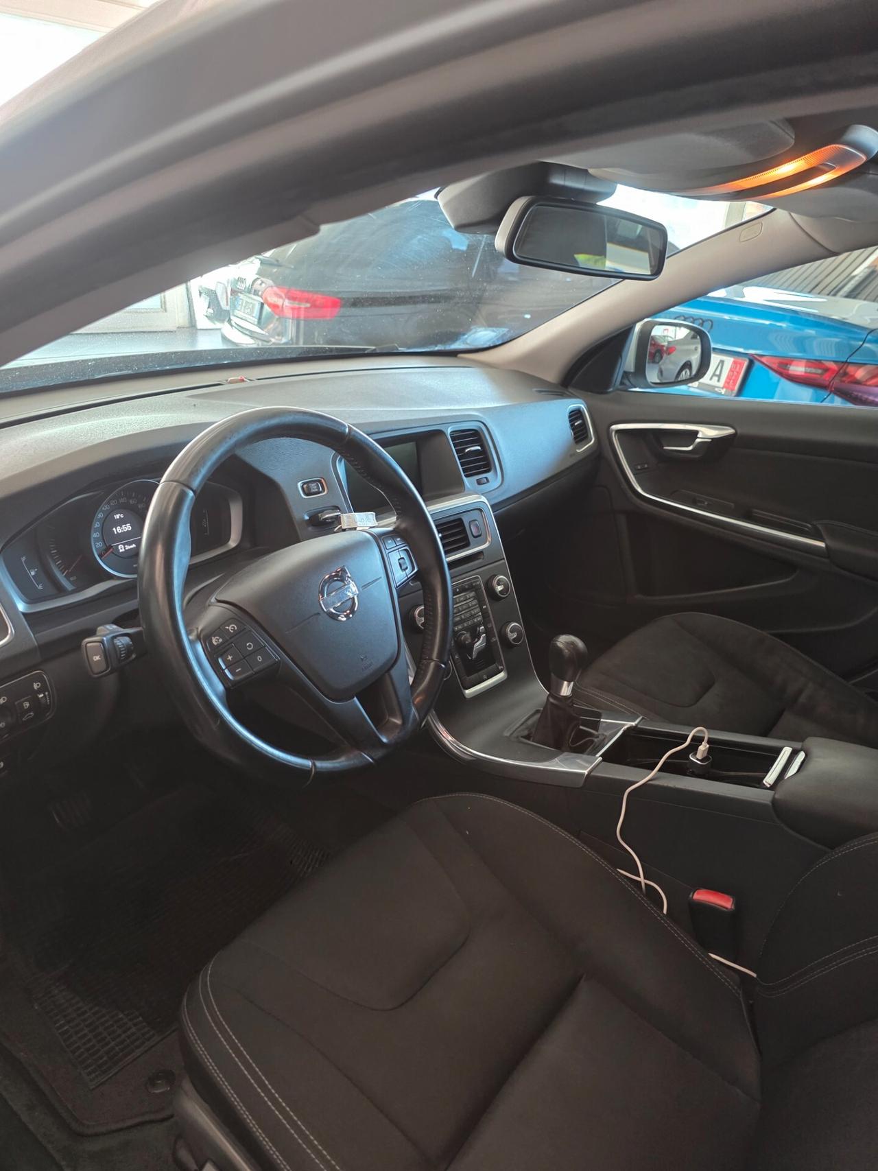 Volvo V60 D2 1.6 Momentum