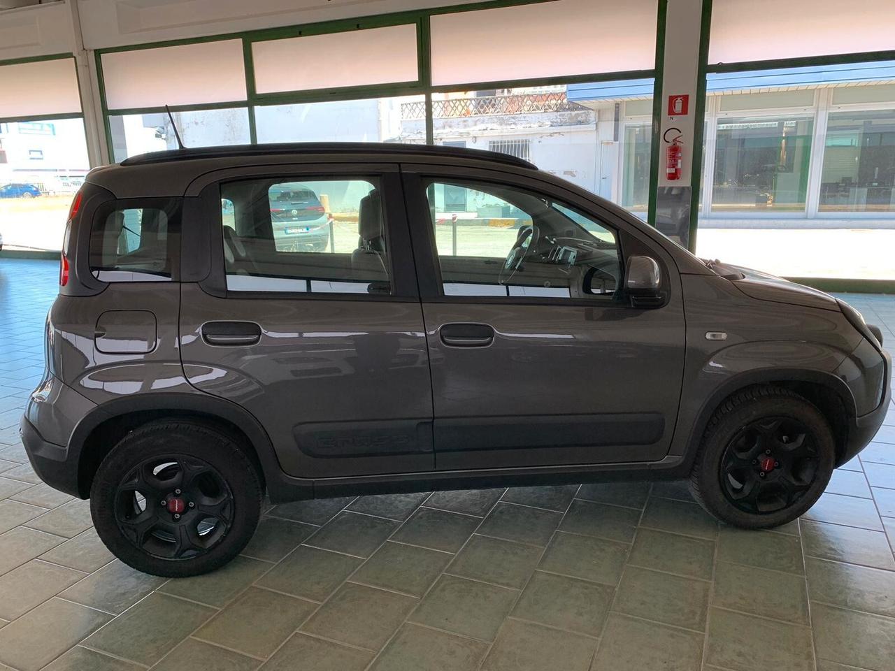 Fiat Panda 1.0 FireFly S&S Hybrid Cross Full