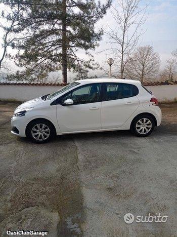 Peugeot 208 autocarro n1 4 posti