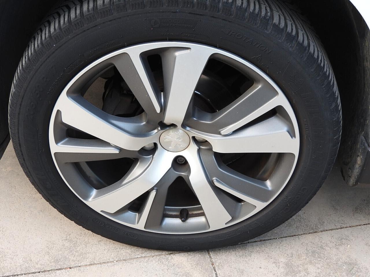 Peugeot 2008 1.6 e-HDi 92 CV NEOP. NAVI