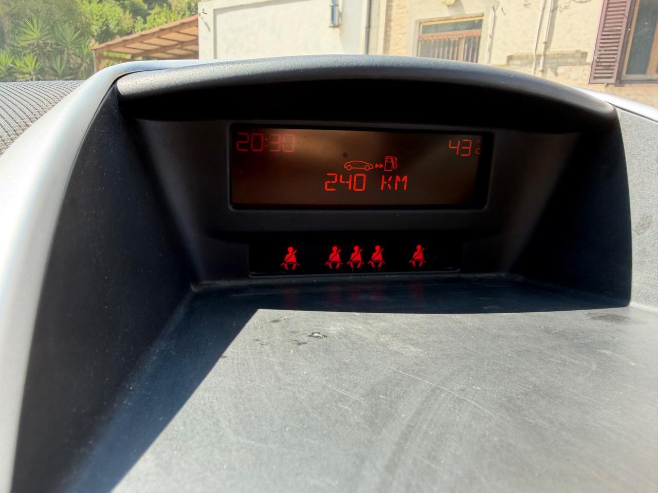 Peugeot 207 Plus 1.4 HDi 70CV 5 porte