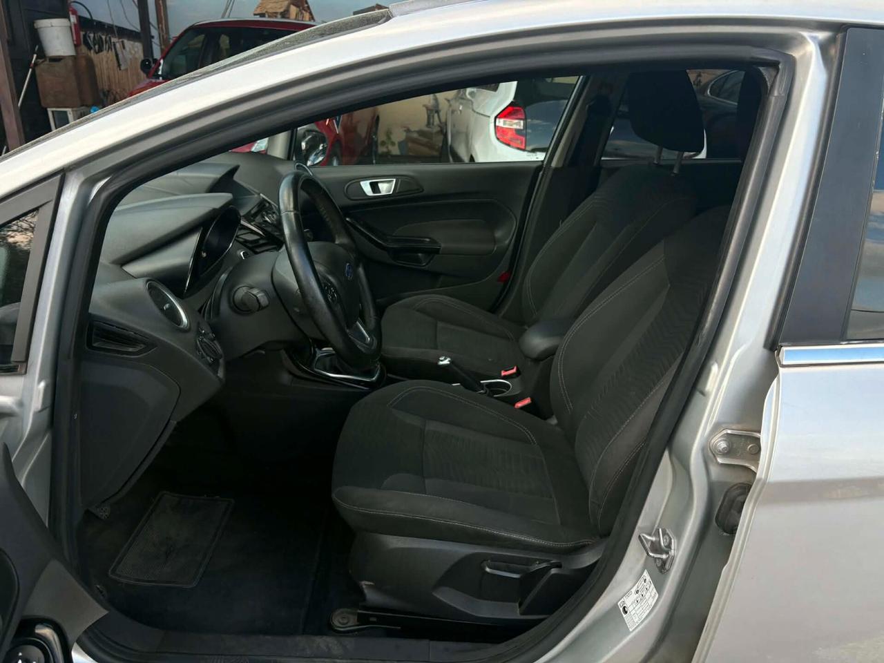 Ford Fiesta 1.5 TDCi 75CV 5 porte Titanium