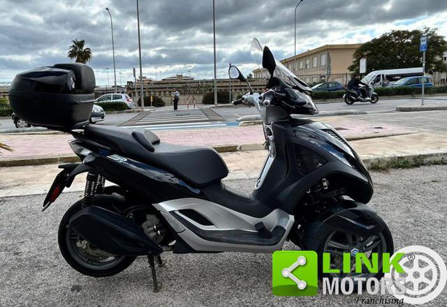 PIAGGIO MP3 LT 300 .