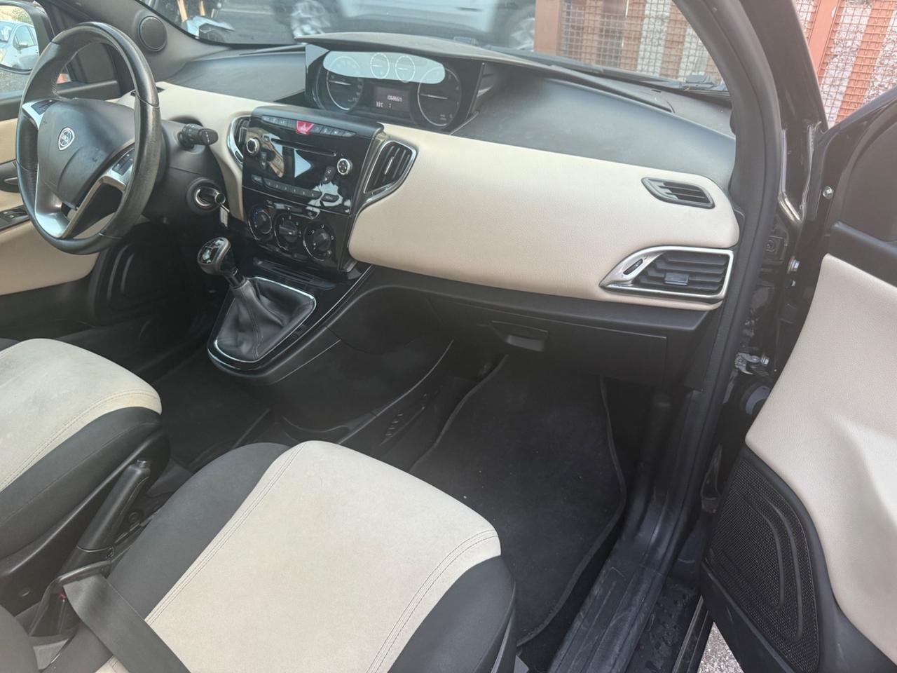 Lancia Ypsilon 1.3 Multijet 95 cavalli anno 2016