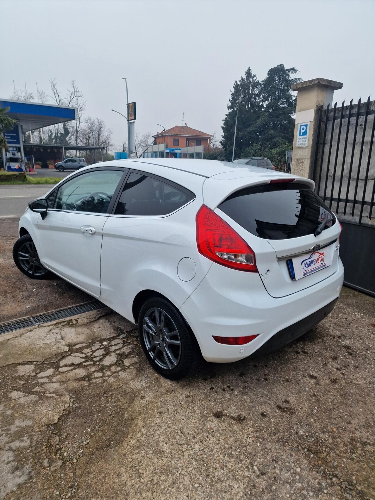 Ford Fiesta 1.4 96CV aut. 3 porte Titanium