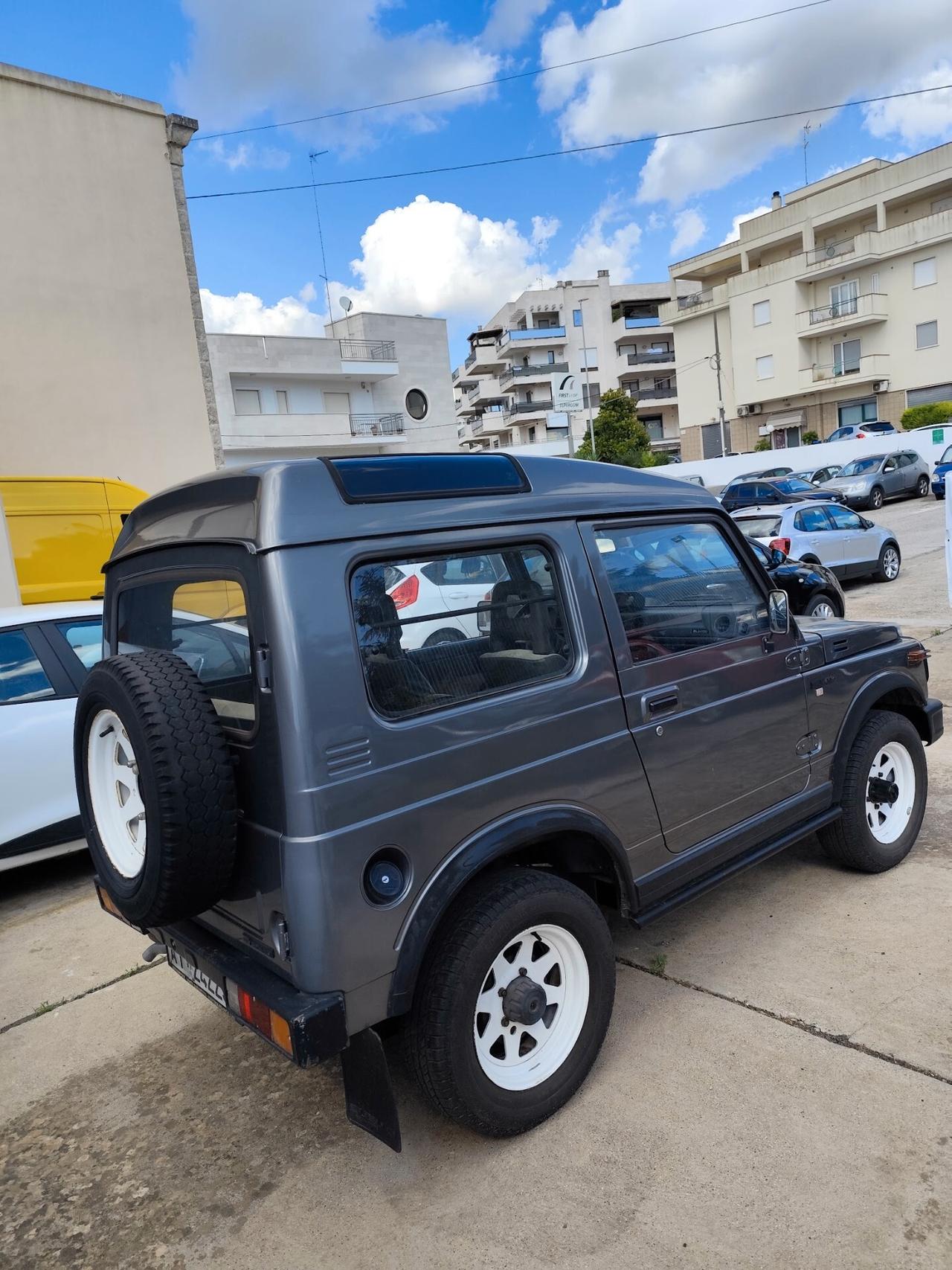 Suzuki SJ 413 SJ413 Berlina TA De Luxe
