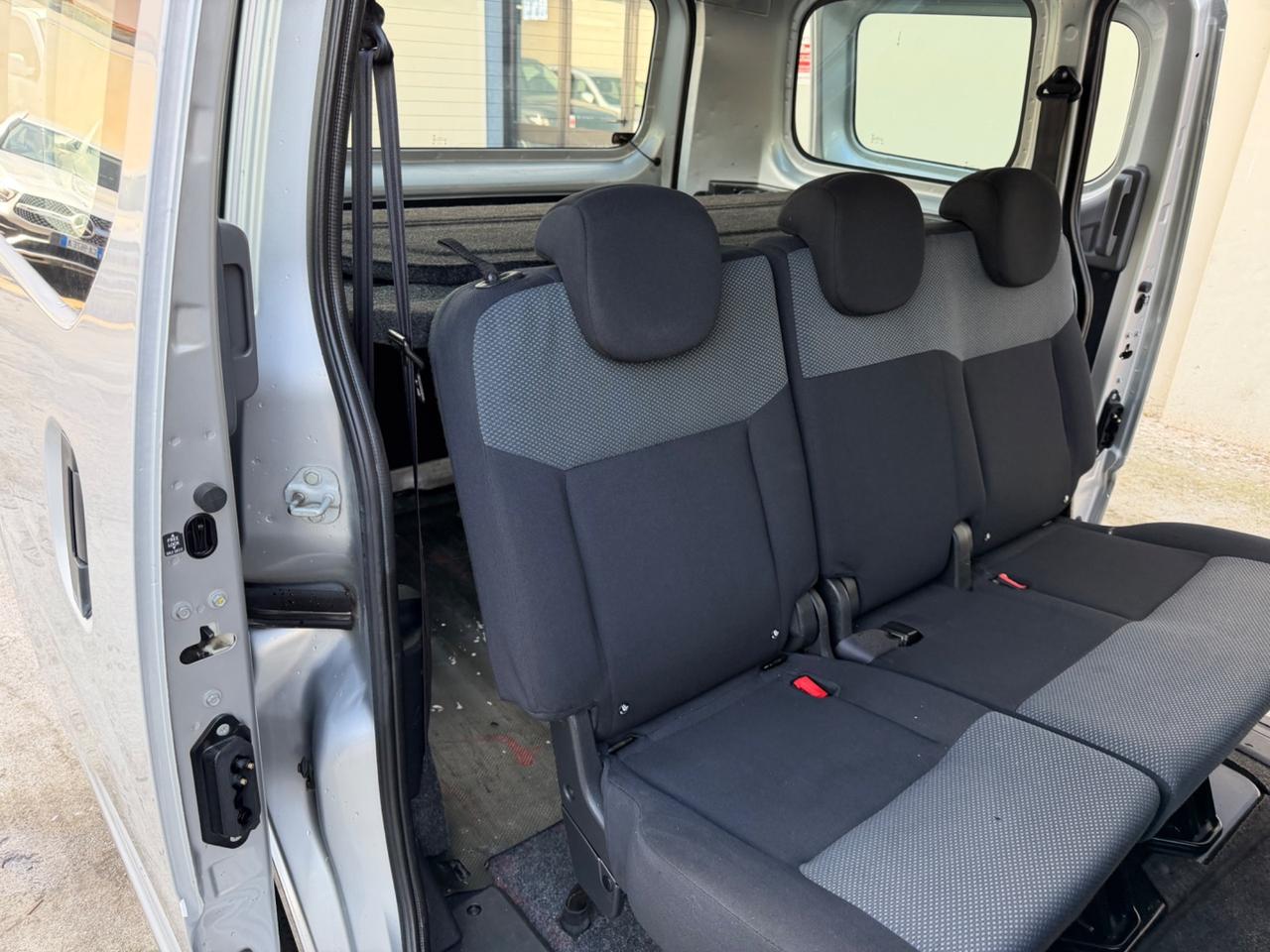 Nissan Nv 200 autocarro n1 5 posti