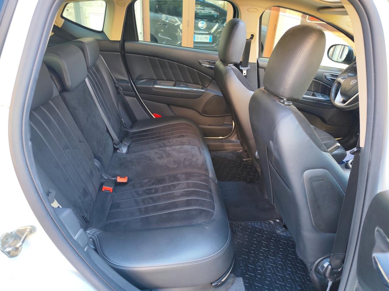 Lancia Delta 2.0 MJT 165CV PLATINO TETTO PELLE