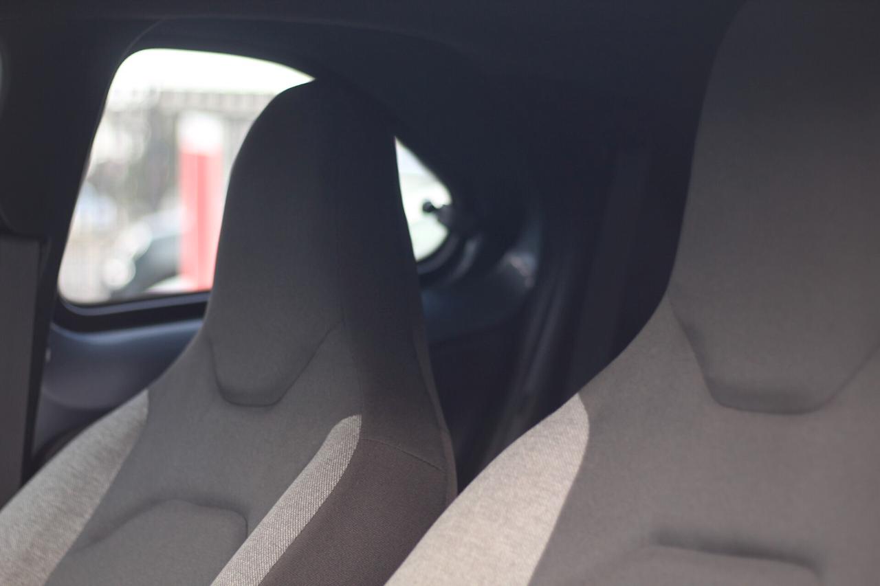 Toyota Aygo X CROSS 1.0 ACTIVE LOOK | GAMMA IN PRONTA CONSEGNA