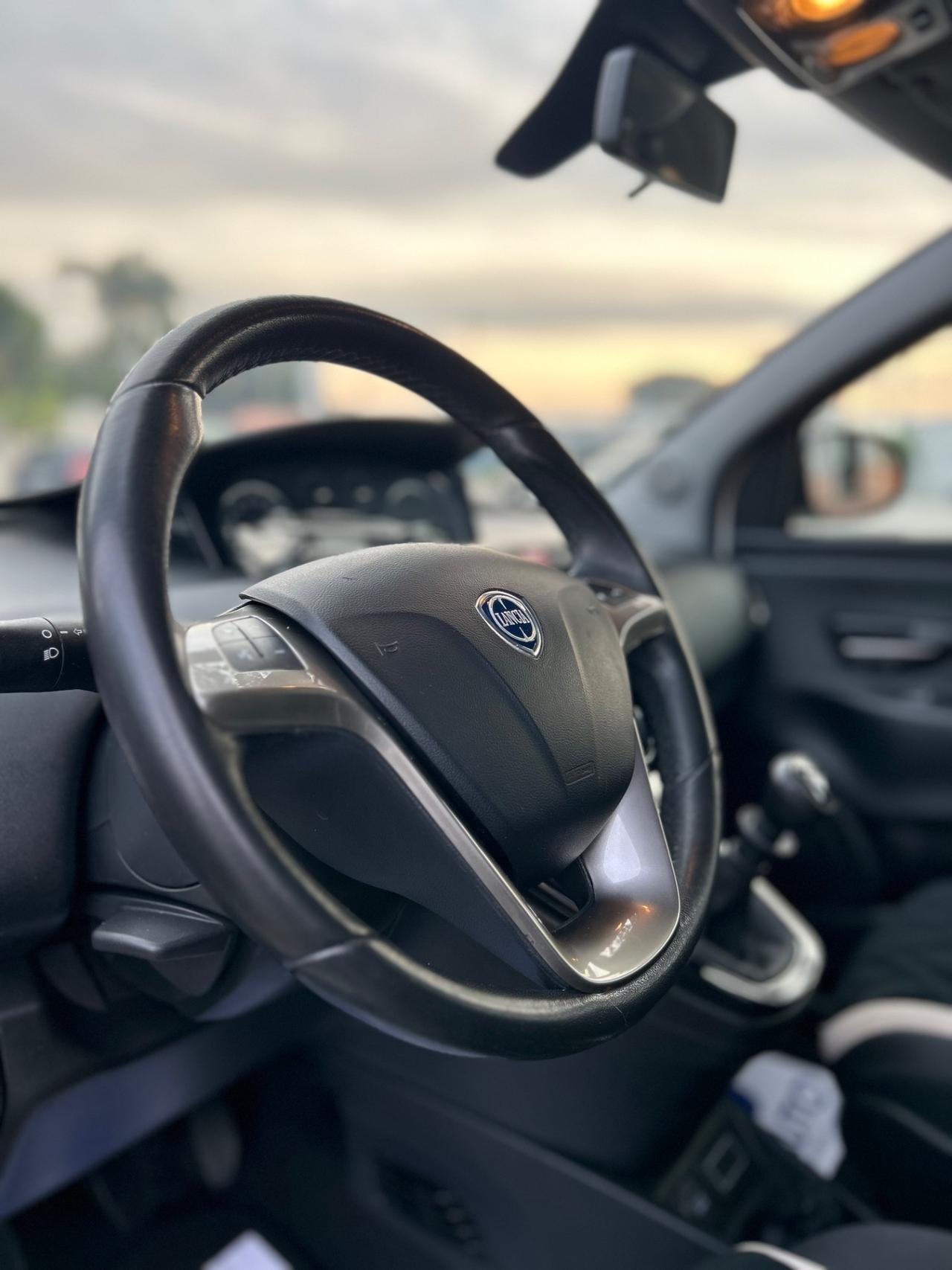 Lancia Ypsilon 1.2 GPL Ecochic Gold