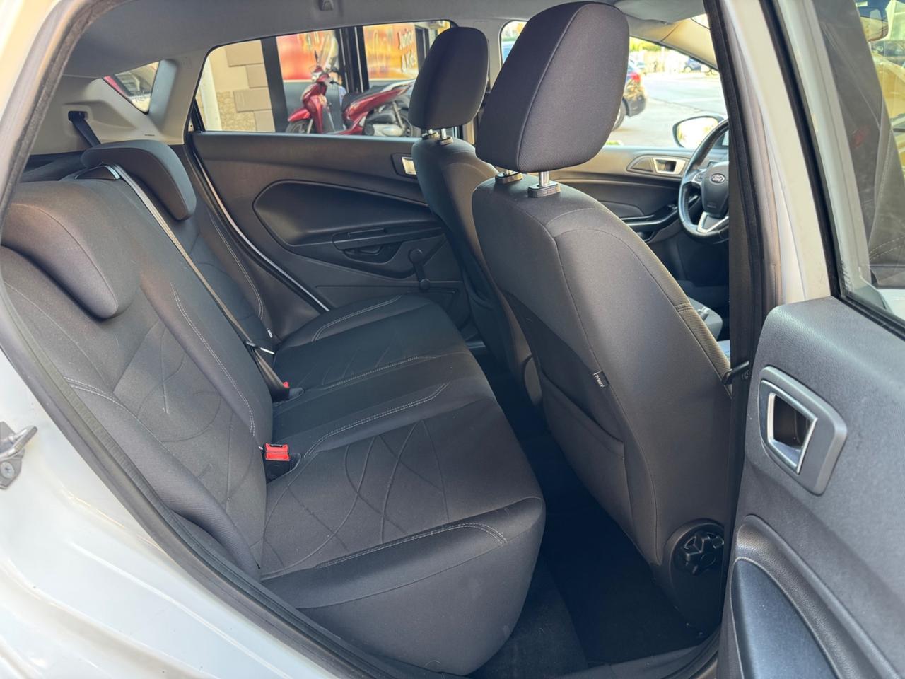 Ford Fiesta 1.4 5 porte GPL Business