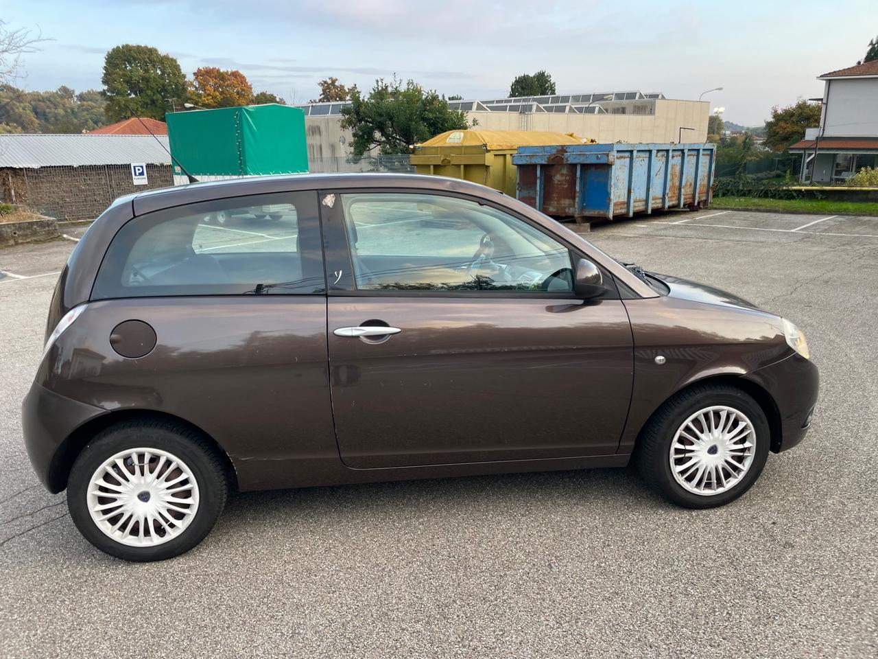Lancia Ypsilon 1.2 Versus