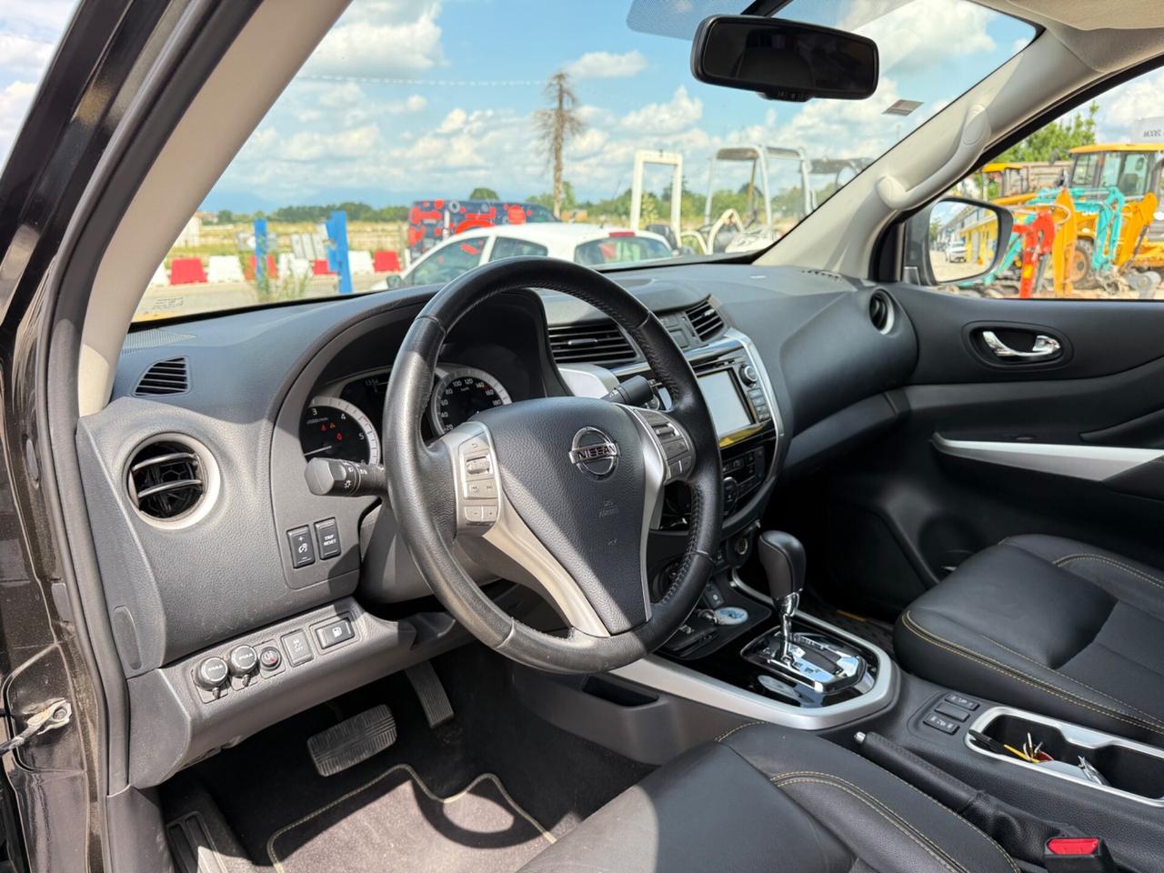 Autocarro NISSAN NAVARA NP300 - UNICO - OMOLOGATO