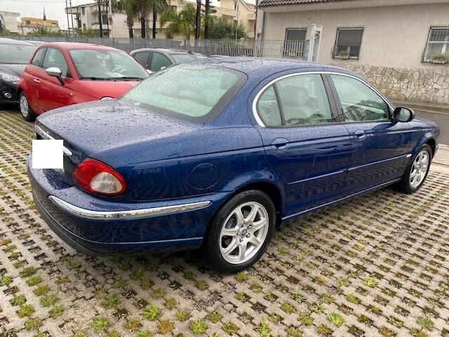 Jaguar X-Type 2 litri V6 24V cat-05/2002