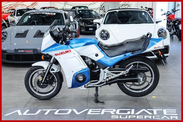 SUZUKI GSX 550 TARGA E LIBRETTO ORIGINALE