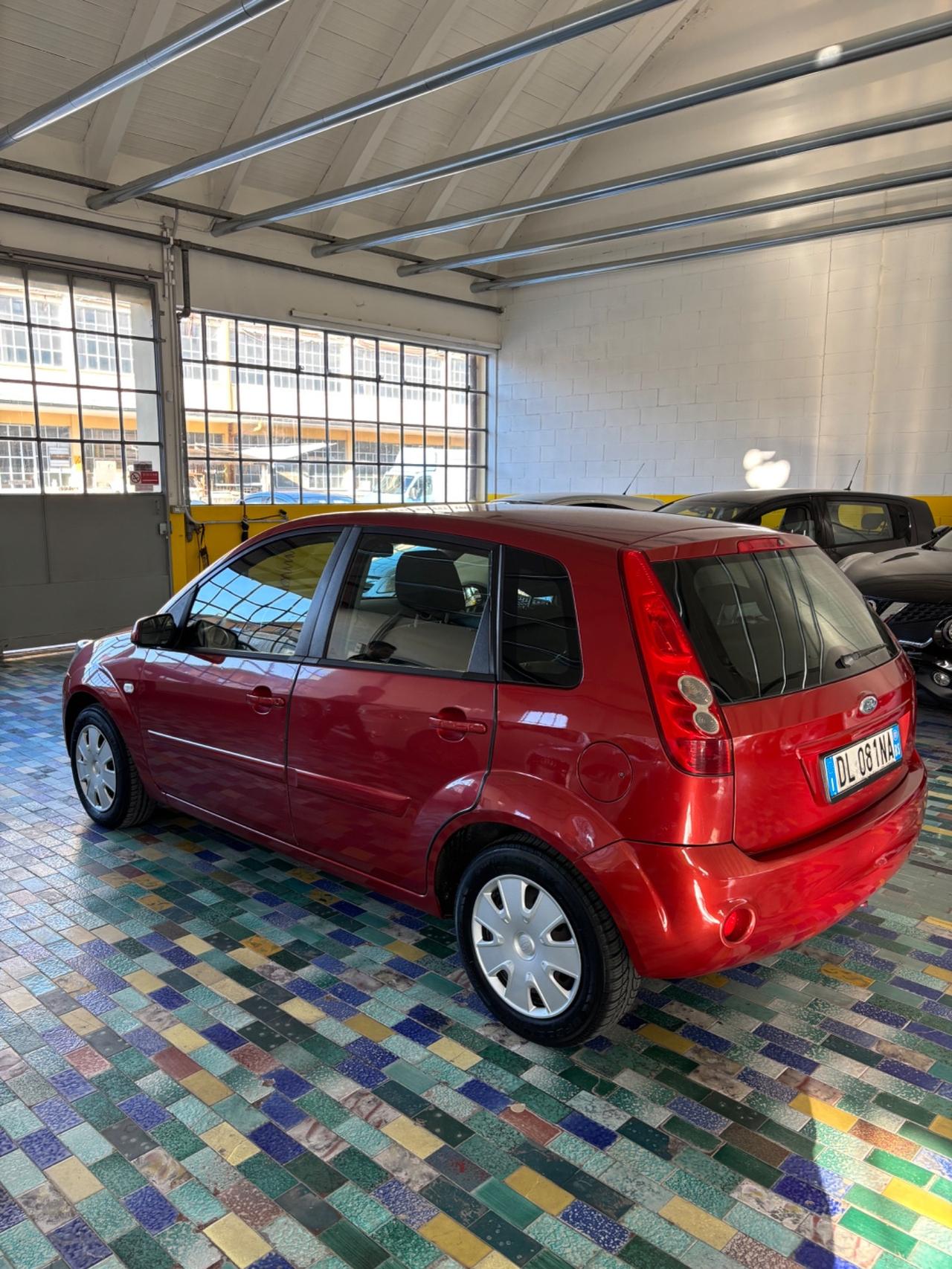 Ford Fiesta 1.4 TDCi 5p. Ghia