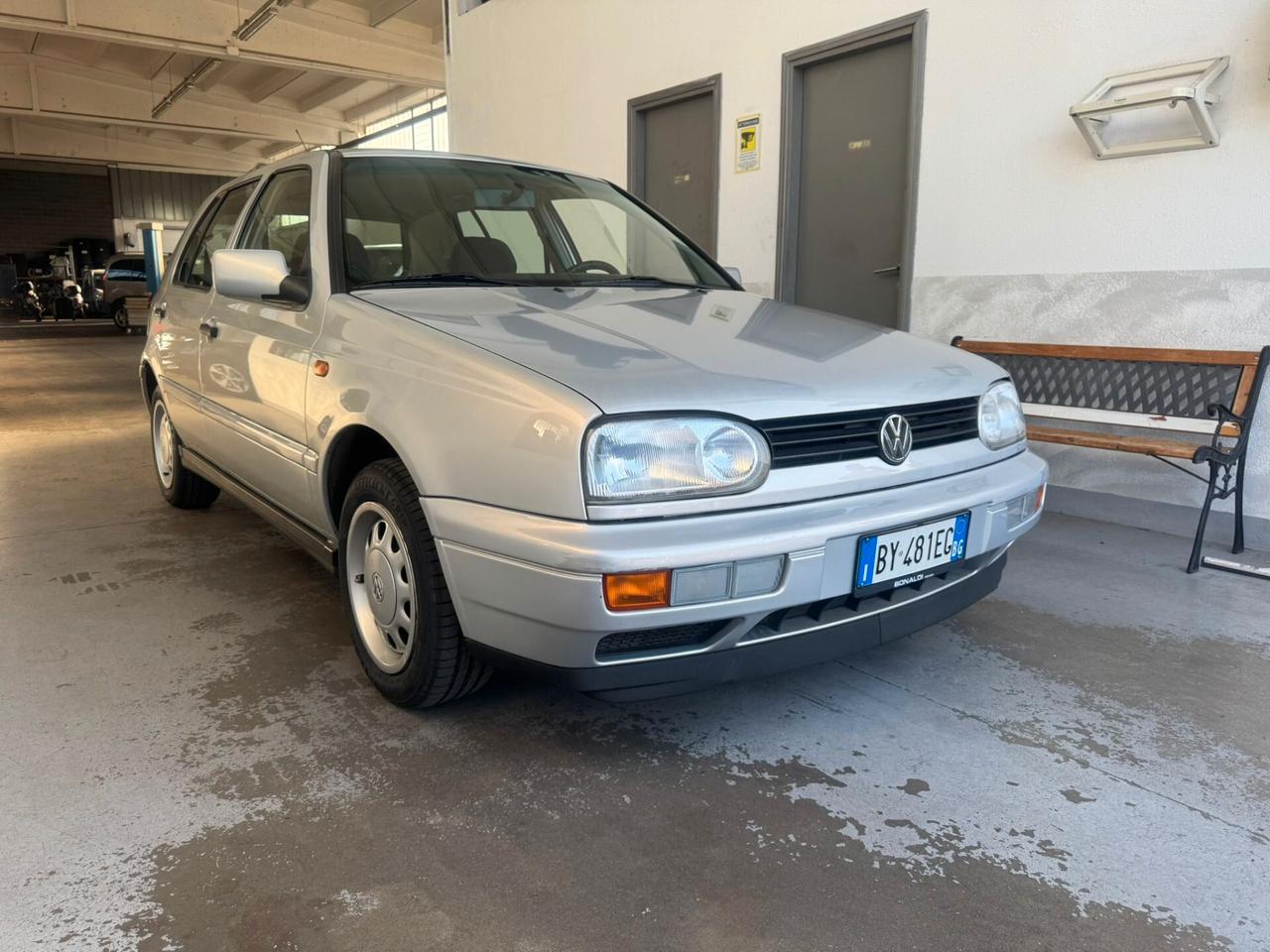 Volkswagen Golf 1.8/90 CV cat aut. 5 porte GL