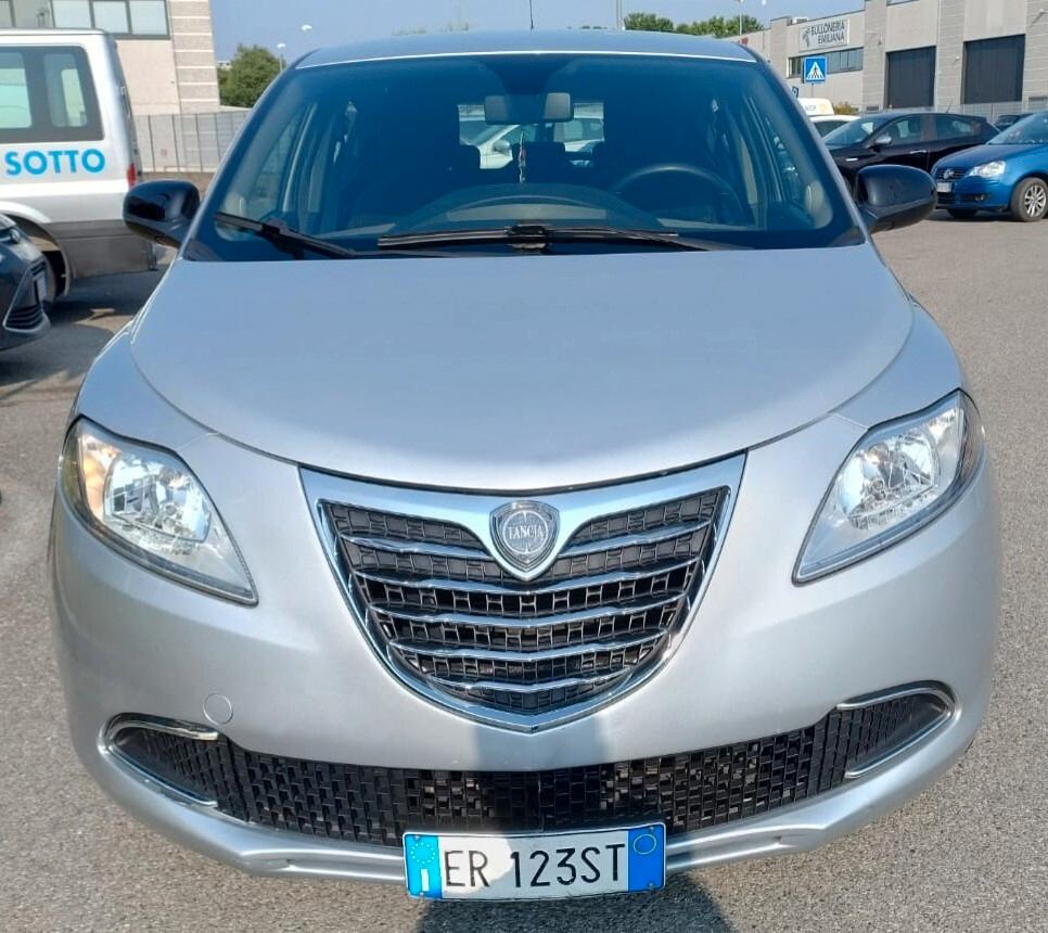 Lancia Ypsilon 1.2 69 CV 5 porte Platinum