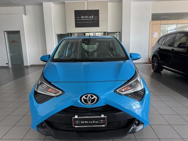 Toyota Aygo 5 Porte 1.0 x-play 72cv