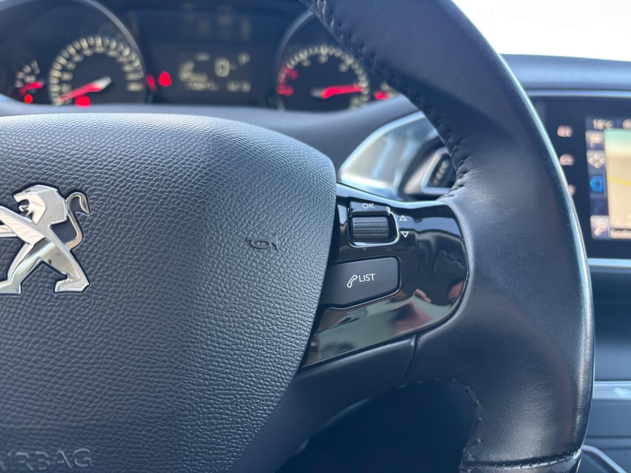 Peugeot 308 BlueHDi 120 S&S EAT6 SW Allure