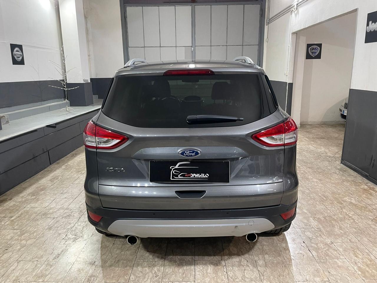 Ford Kuga 2.0 TDCI 140 CV 4WD Powershift Titanium