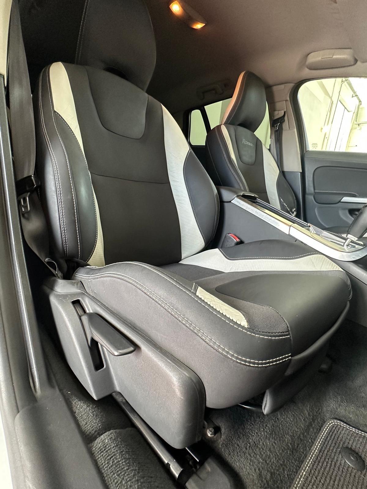 Volvo V60 D5 AWD Geartronic Summum