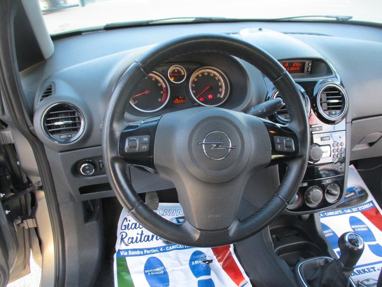 Opel Corsa 1.2 OK NEOPATENTATI 2011