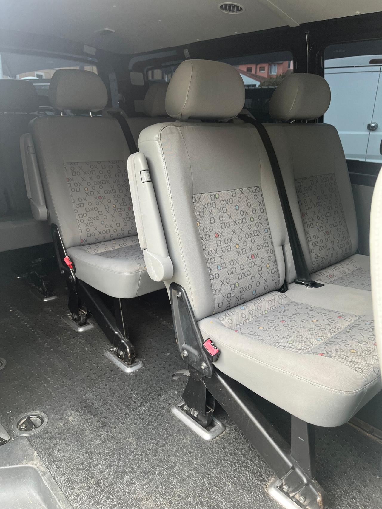 VOLKSWAGEN TRANSPORTER/CARAVELLE 2.5 TDI CAMBIO AUTOMATICO - 9 POSTI - PREZZO SPECIALE PER COMMERCIANTI