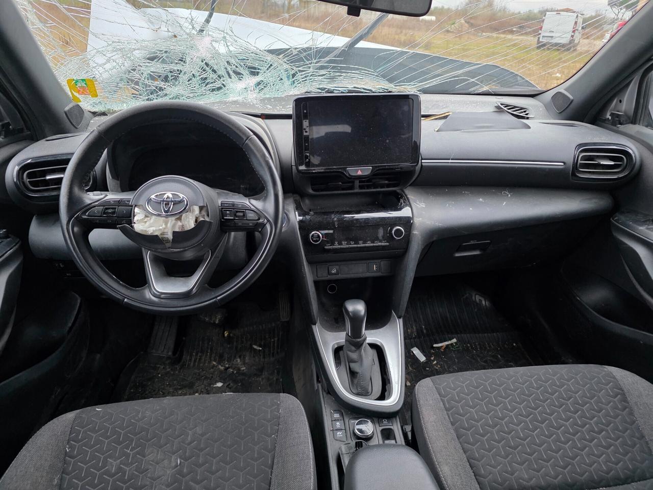 Toyota Yaris Cross 1.5 Hybrid 5p. E-CVT AWD-i Business