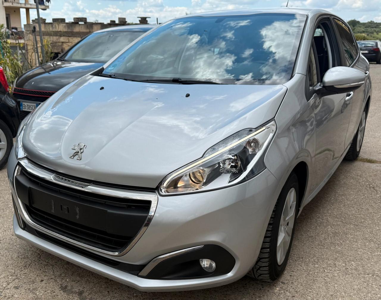 Peugeot 208 PureTech 82 5 porte Allure