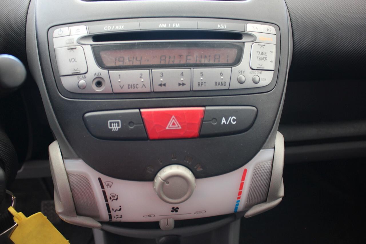 Toyota Aygo *PREZZO REALE* UNIPRO KM REALI CERTIFICATI CRONO TAGLIANDI TOYOTA COMPLETA GARANZIA 12 MESI TAGLANDATA NEOPATENTATI OK