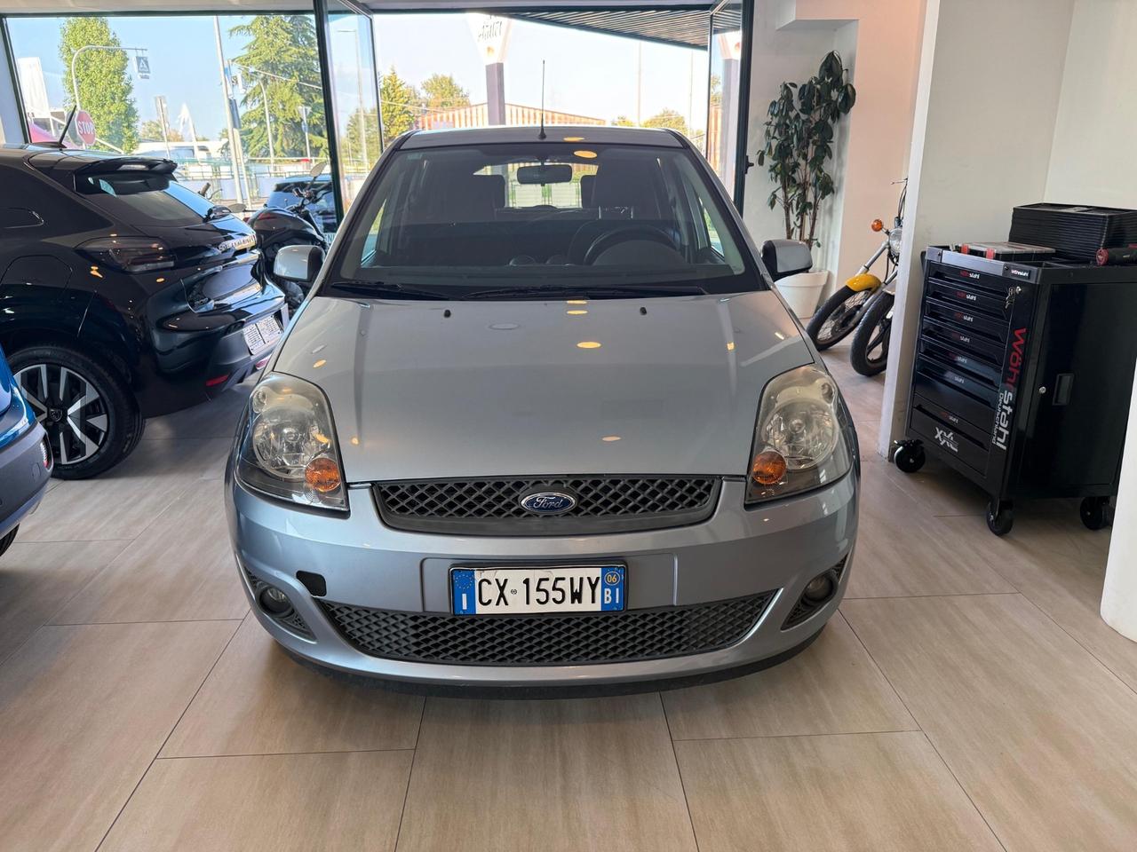 Ford Fiesta 1.2 16V 5p. Ghia