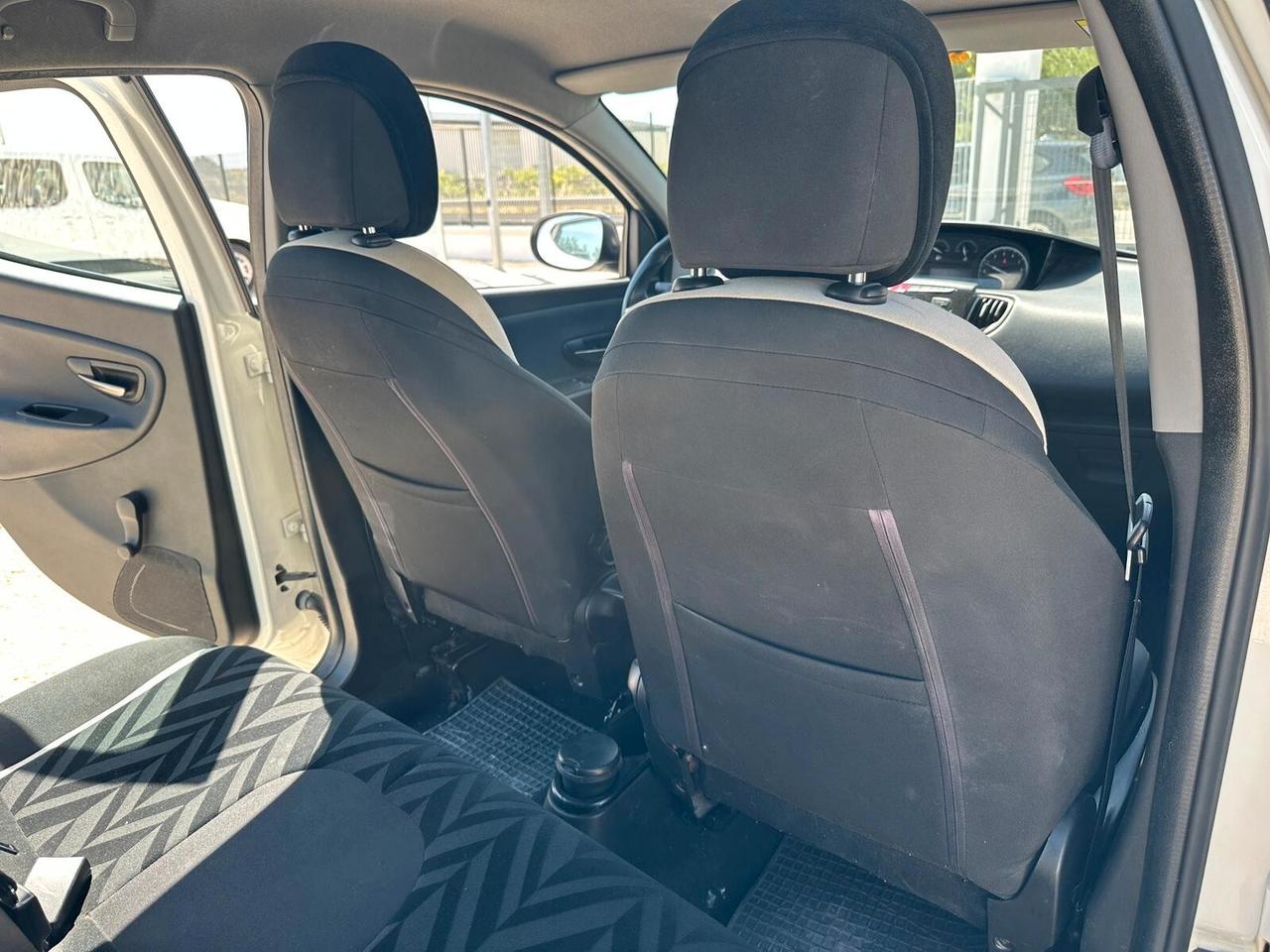 Lancia Ypsilon 1.2 69CV 5 porte Gold