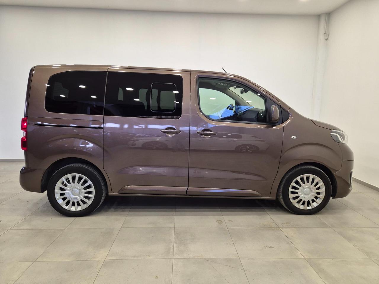 TOYOTA Proace Verso 2.0d 180cv S&S auto Family - 8 POSTI - Cruise/Lim - Keyless