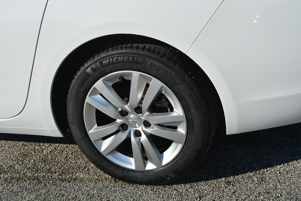 Peugeot 308 BlueHDi 130 S&S SW Active telecamera