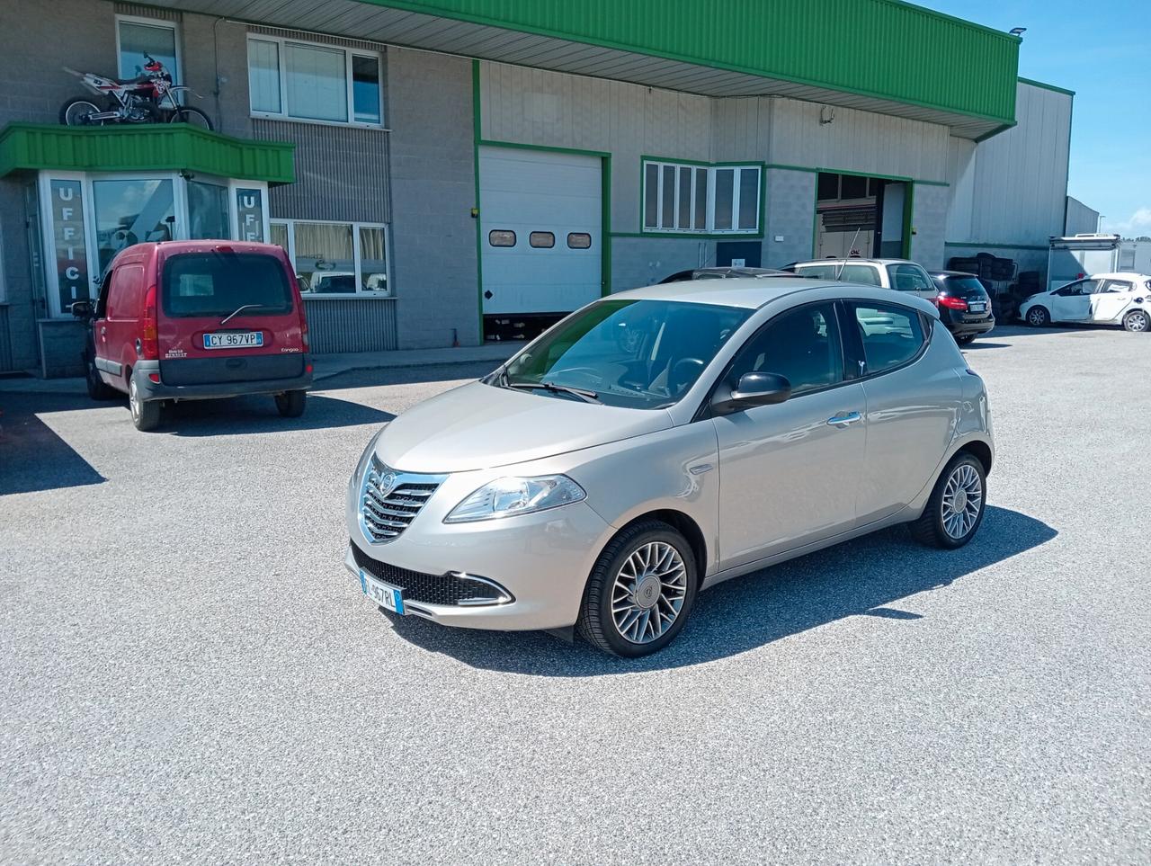 Lancia Ypsilon 0.9 85cv 5p. Gold OK NEOPATENTATI