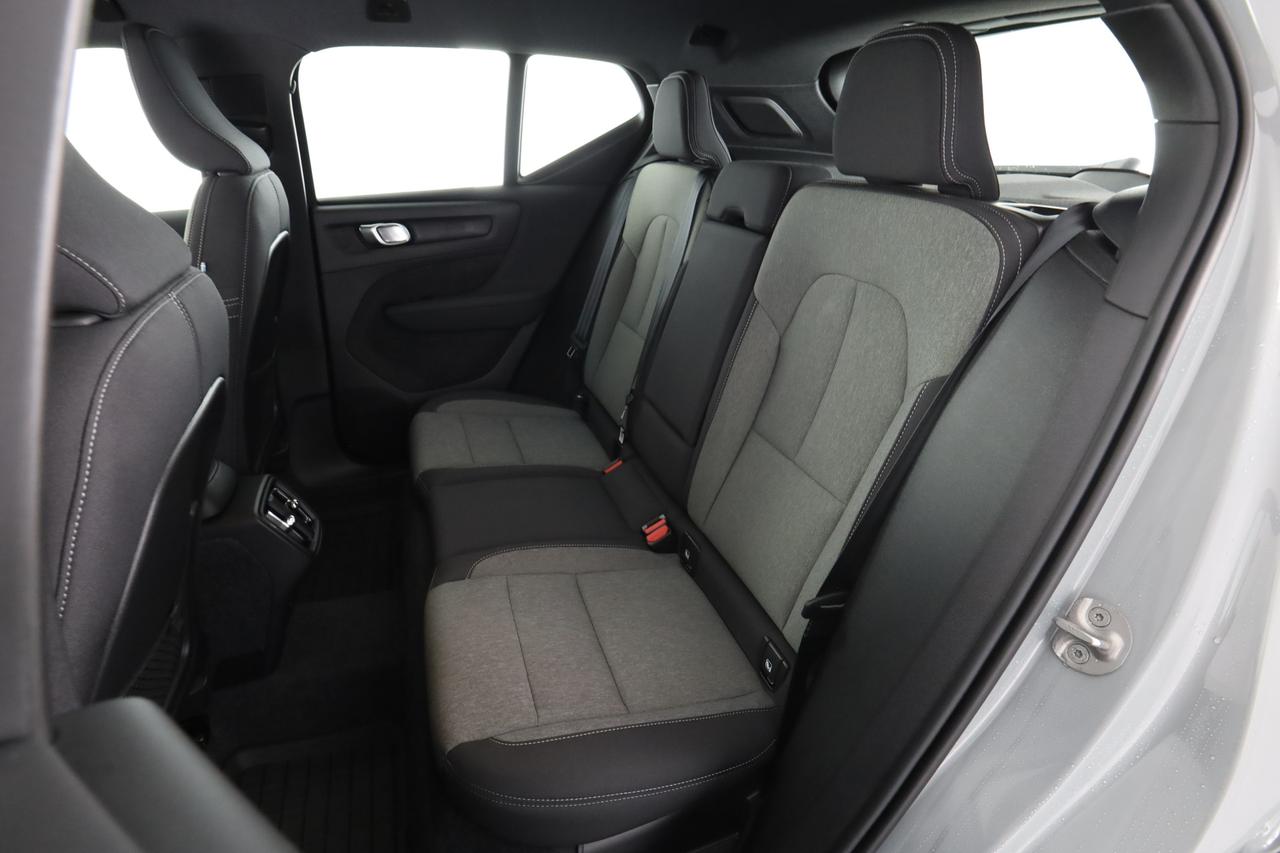 VOLVO XC40 (2017--->) XC40 B3 automatico Plus Dark