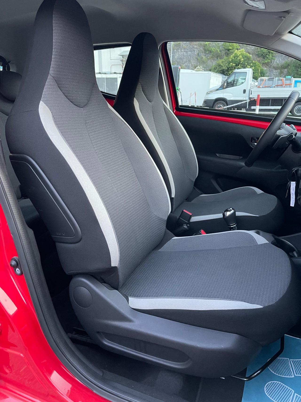Toyota Aygo 1.0 BENZINA 72 CV 5 porte - CAMBIO AUTOMATICO