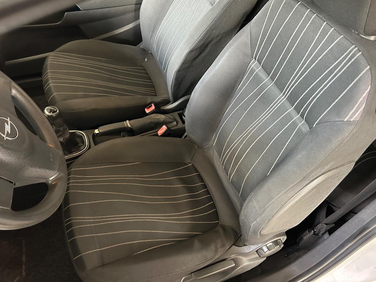 Opel Corsa NEOPATENTATI UNICOPROPRIETARIO