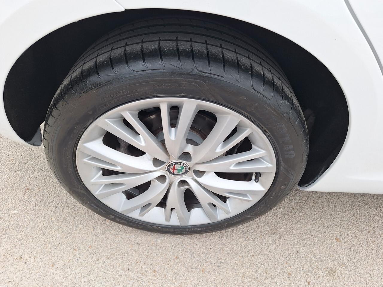 Alfa Romeo Giulietta 1.6 JTDm-2 120 CV Distinctive