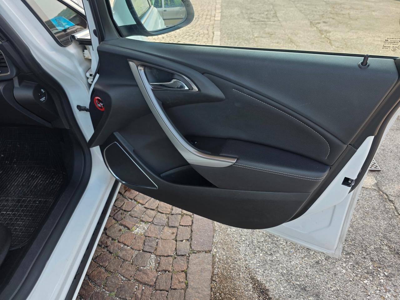 Opel Astra 1.7 CDTI 110CV 5 porte Cosmo con 276.000km Neopatentati ok