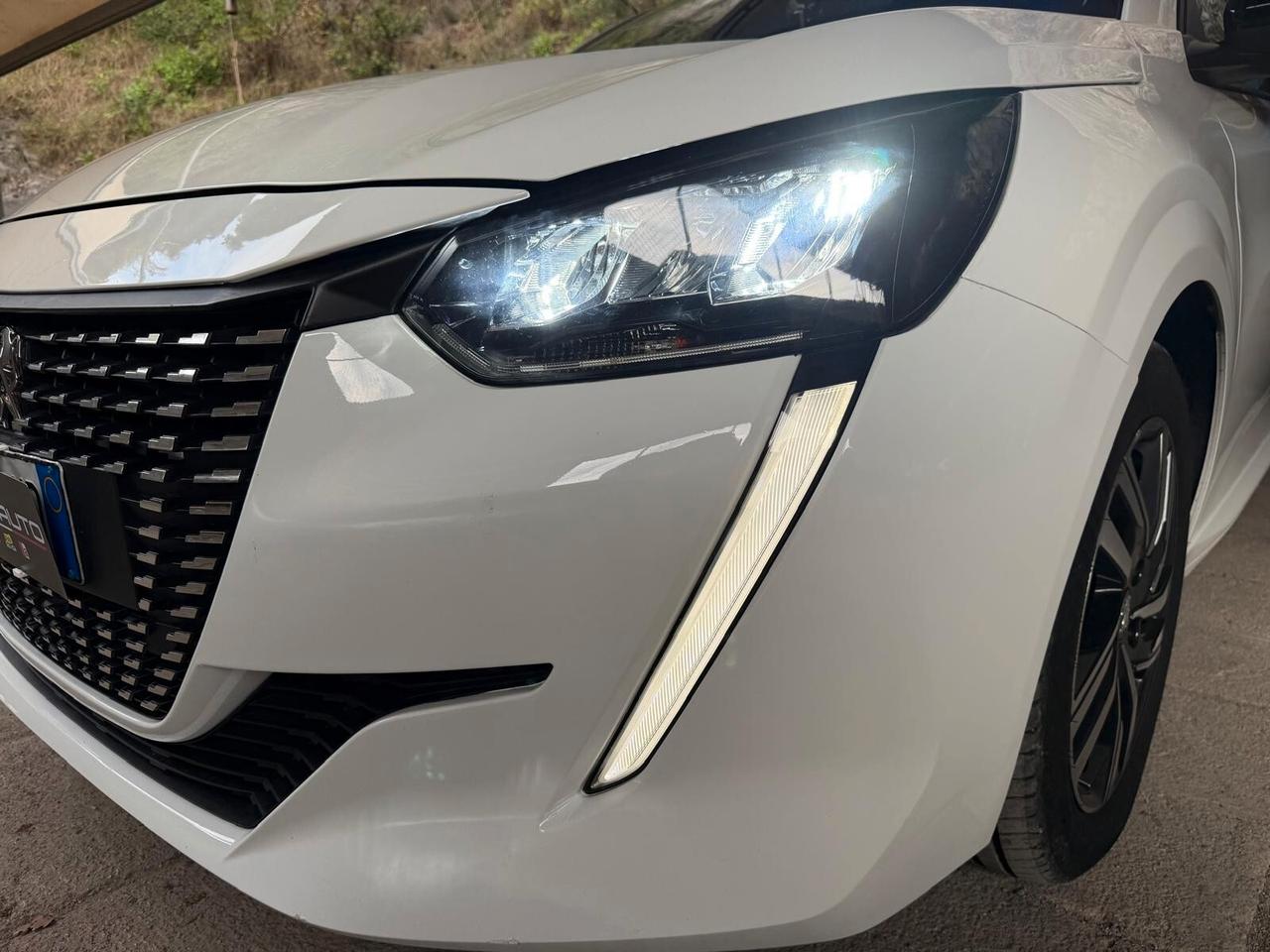Peugeot 208 1.2 puretech 100Cv AUTOMATICA stop&start 5 porte allure
