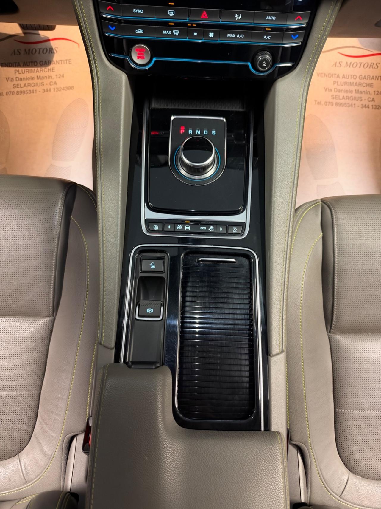 Jaguar F-Pace 2.0 D 180 CV AWD R-Sport